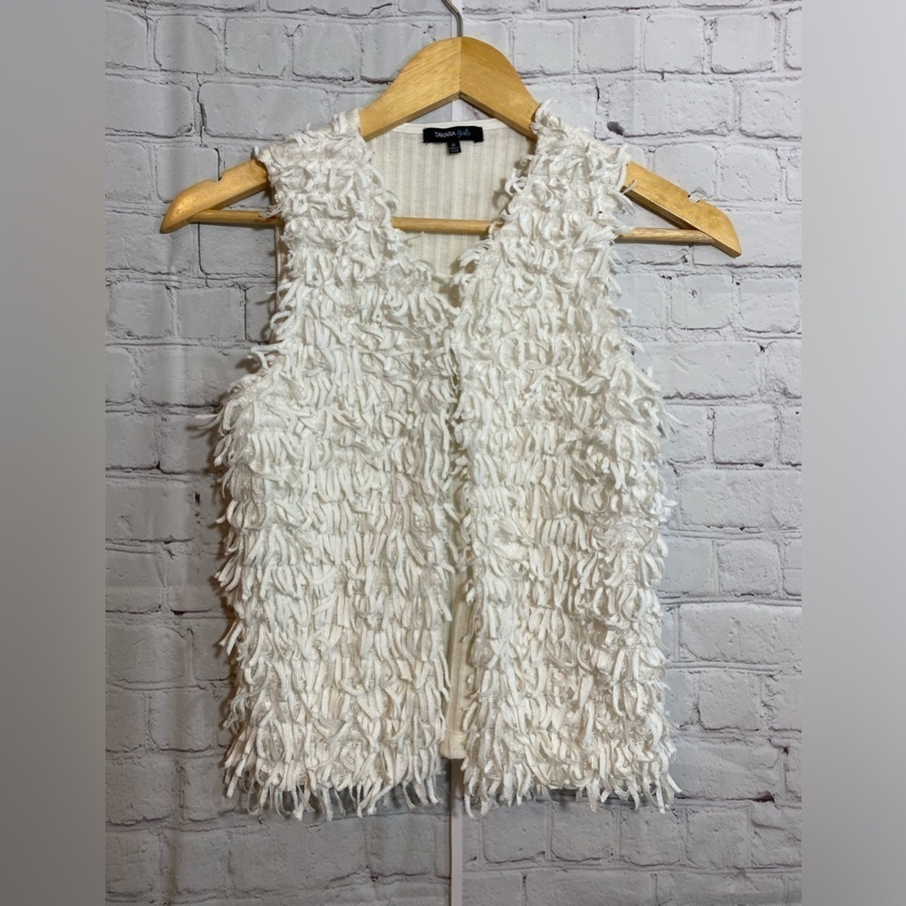 Takara Girls Size Medium Fringe White Subtle Sparkle Knit Sweater Vest